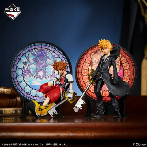 KINGDOM HEARTS-Roxas Figure-Linking Hearts - Image 5